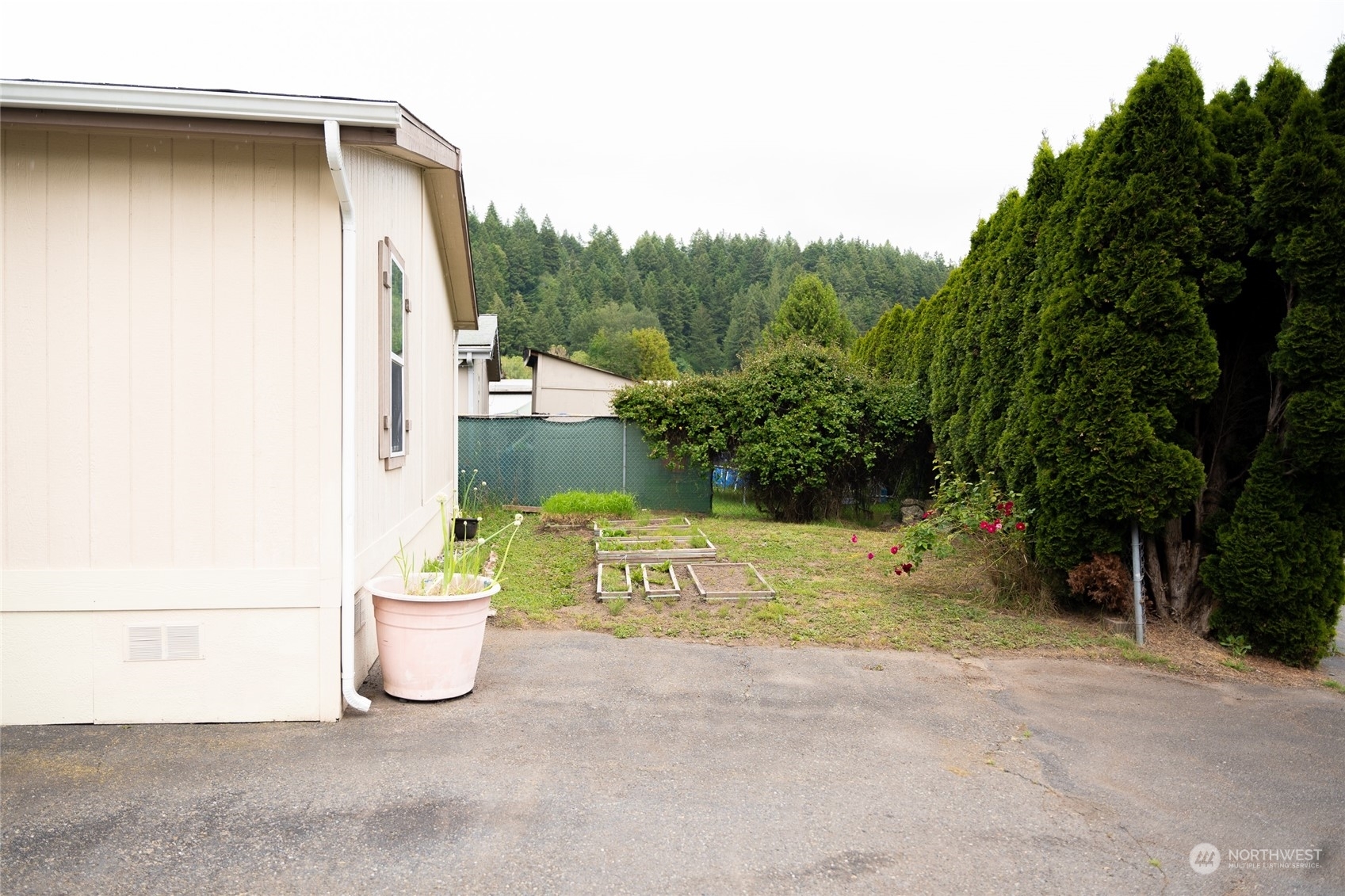 Property Photo: 15708 E 52nd Street E WA 98390