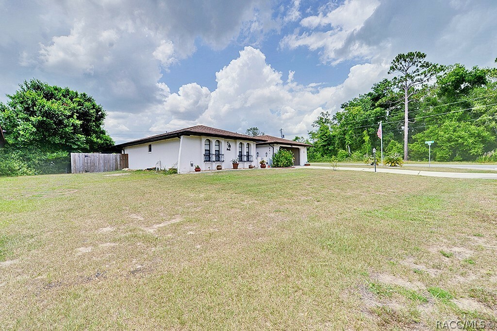 Property Photo:  1895 W Belgrade Drive  FL 34434 