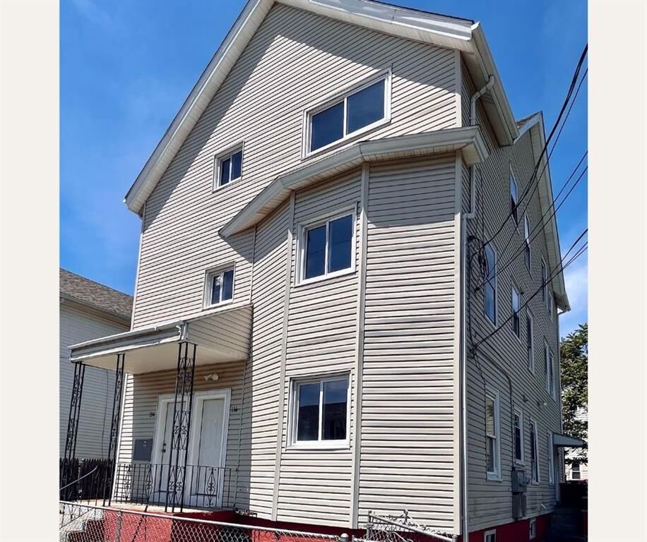 Property Photo:  134 Englewood Avenue  RI 02860 
