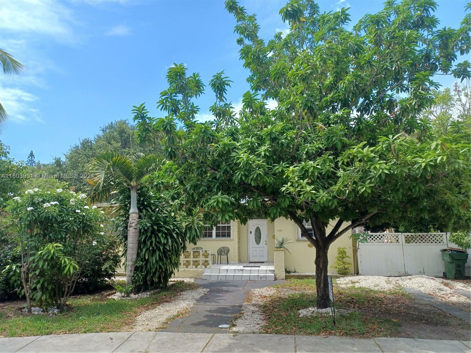 Property Photo:  1160 NE 129th St  FL 33161 