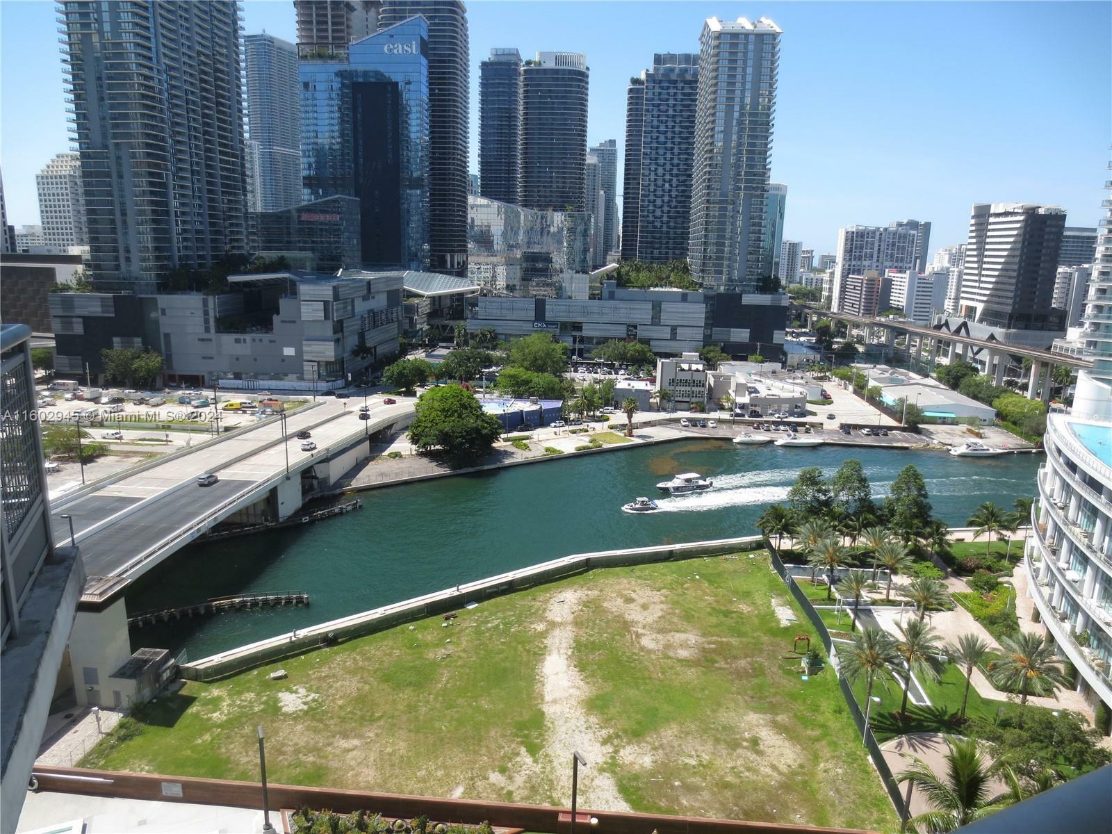 Property Photo:  350 S Miami Ave 1812  FL 33130 