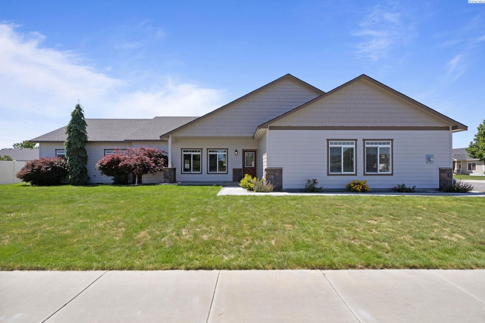 Property Photo:  4404 Artesia Dr  WA 99301 