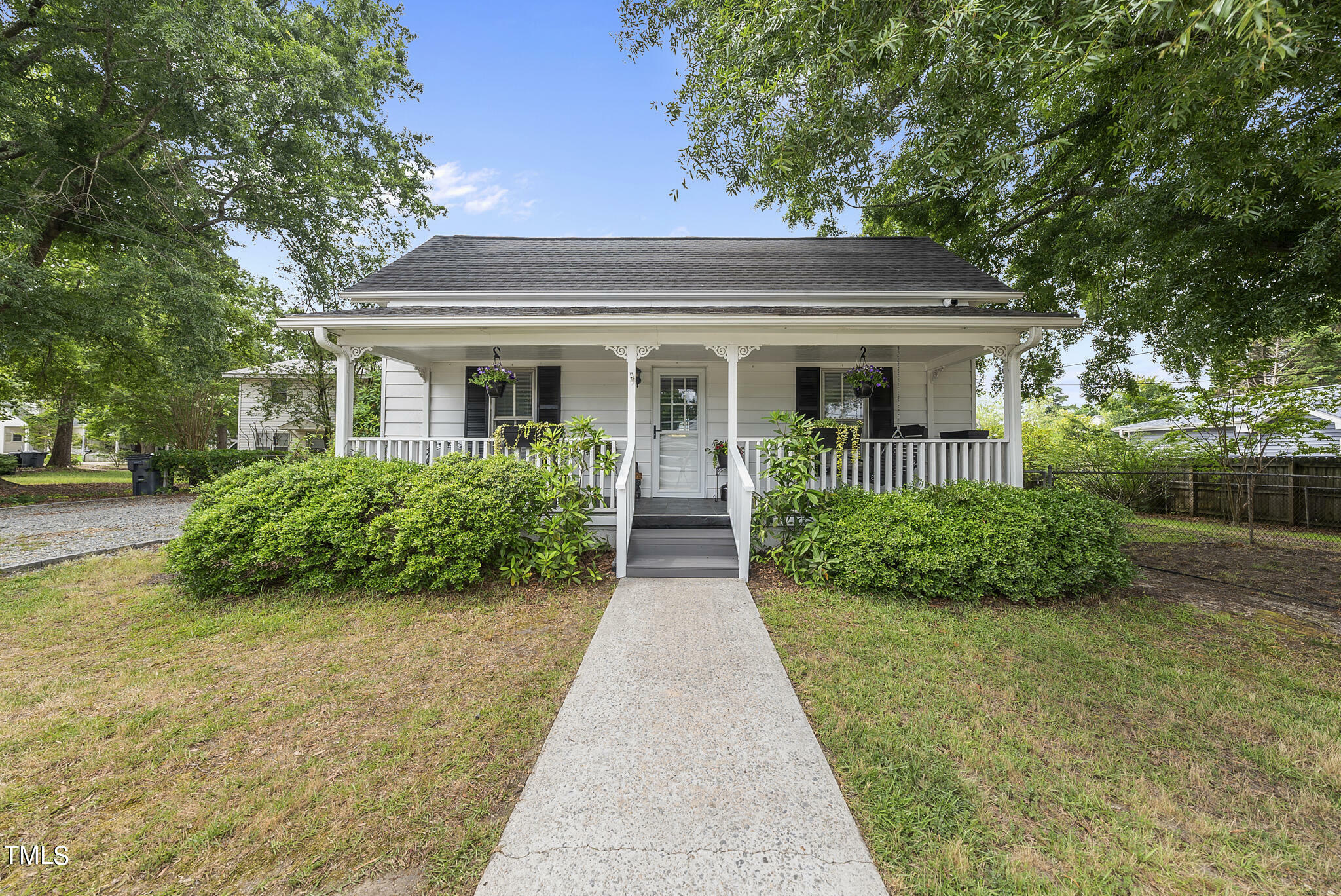 Property Photo:  205 Hunter Street  NC 27502 