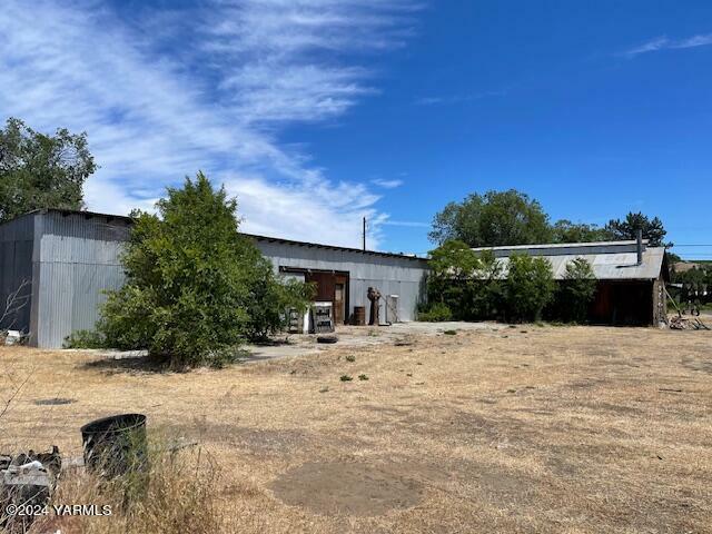 Property Photo: 1230 Old Naches Hwy WA 98937