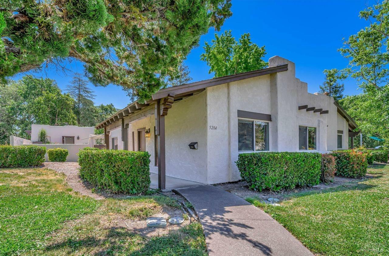 5204 El Mercado Parkway  Santa Rosa CA 95403 photo