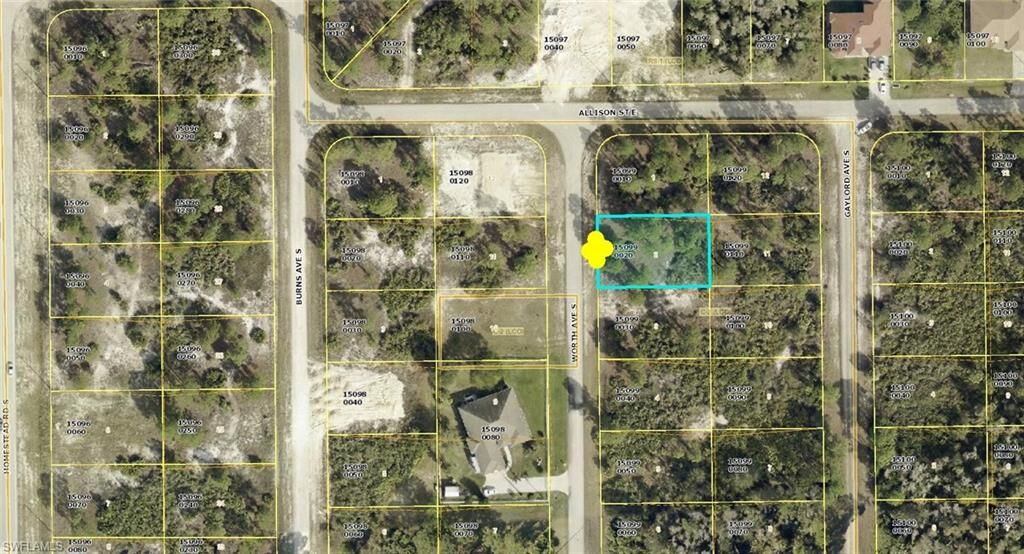 Property Photo: 829 Worth Ave S FL 33974