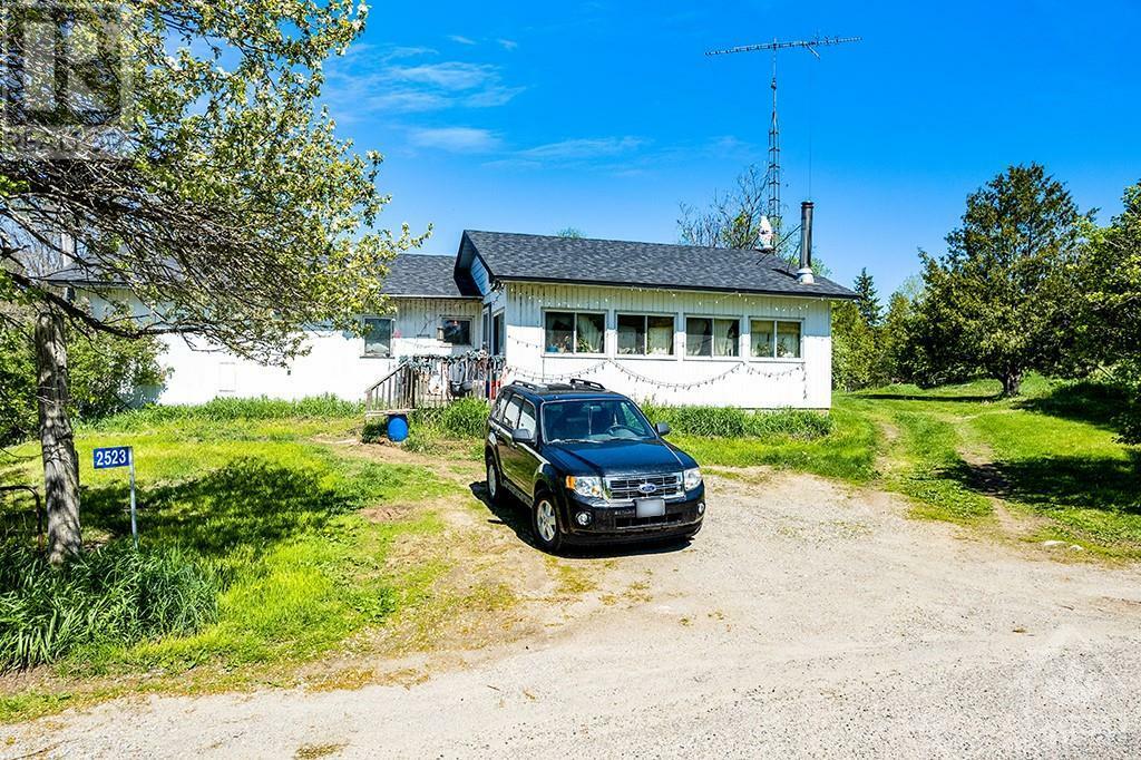 Property Photo:  2523 Canonto Road  ON K0H 2J0 