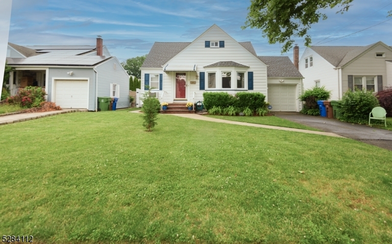 Property Photo:  56 Robbinwood Terrace  NJ 07036 