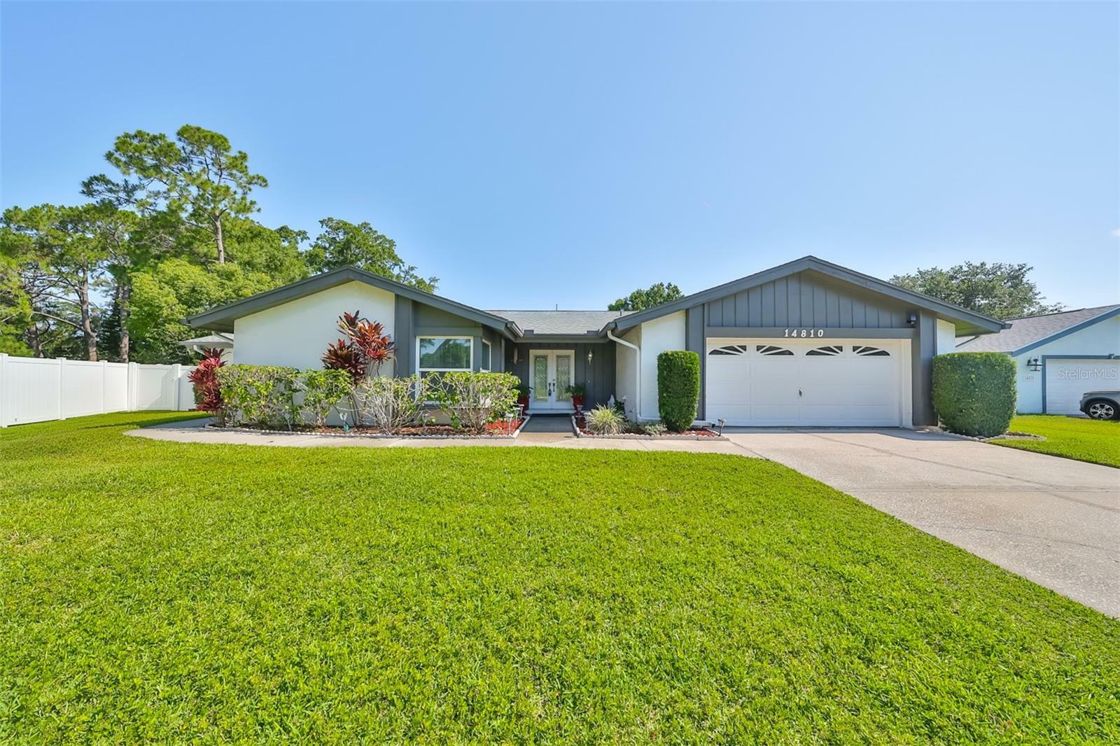 Property Photo:  14810 Dartmoor Lane  FL 33624 