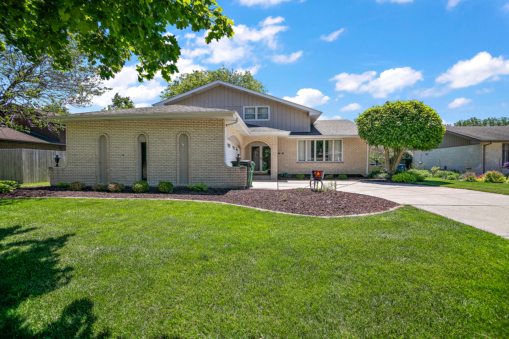 12255 Forestview Drive  Orland Park IL 60467 photo