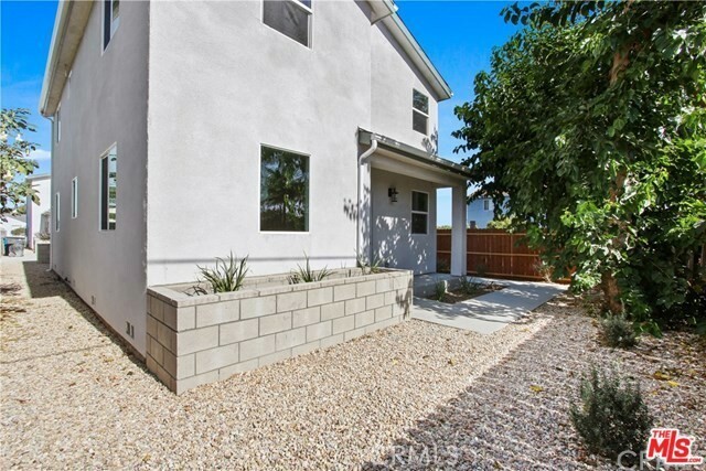 Property Photo:  1556 W 220th Street  CA 90501 