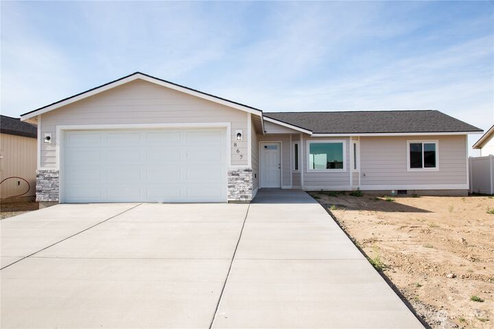 Property Photo:  867 E Casacde  WA 99344 