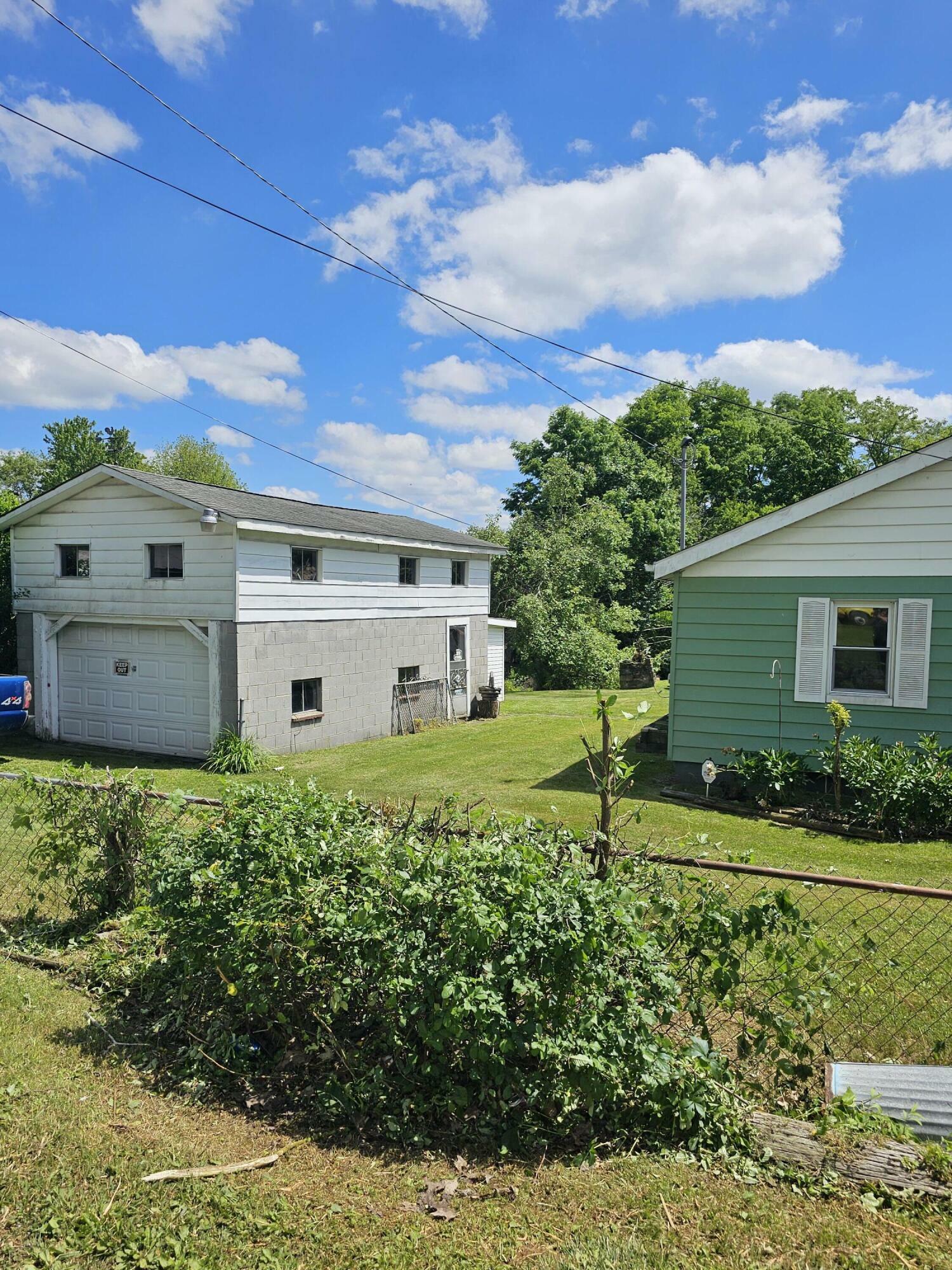 Property Photo:  215 Burdiss St  WV 25823 