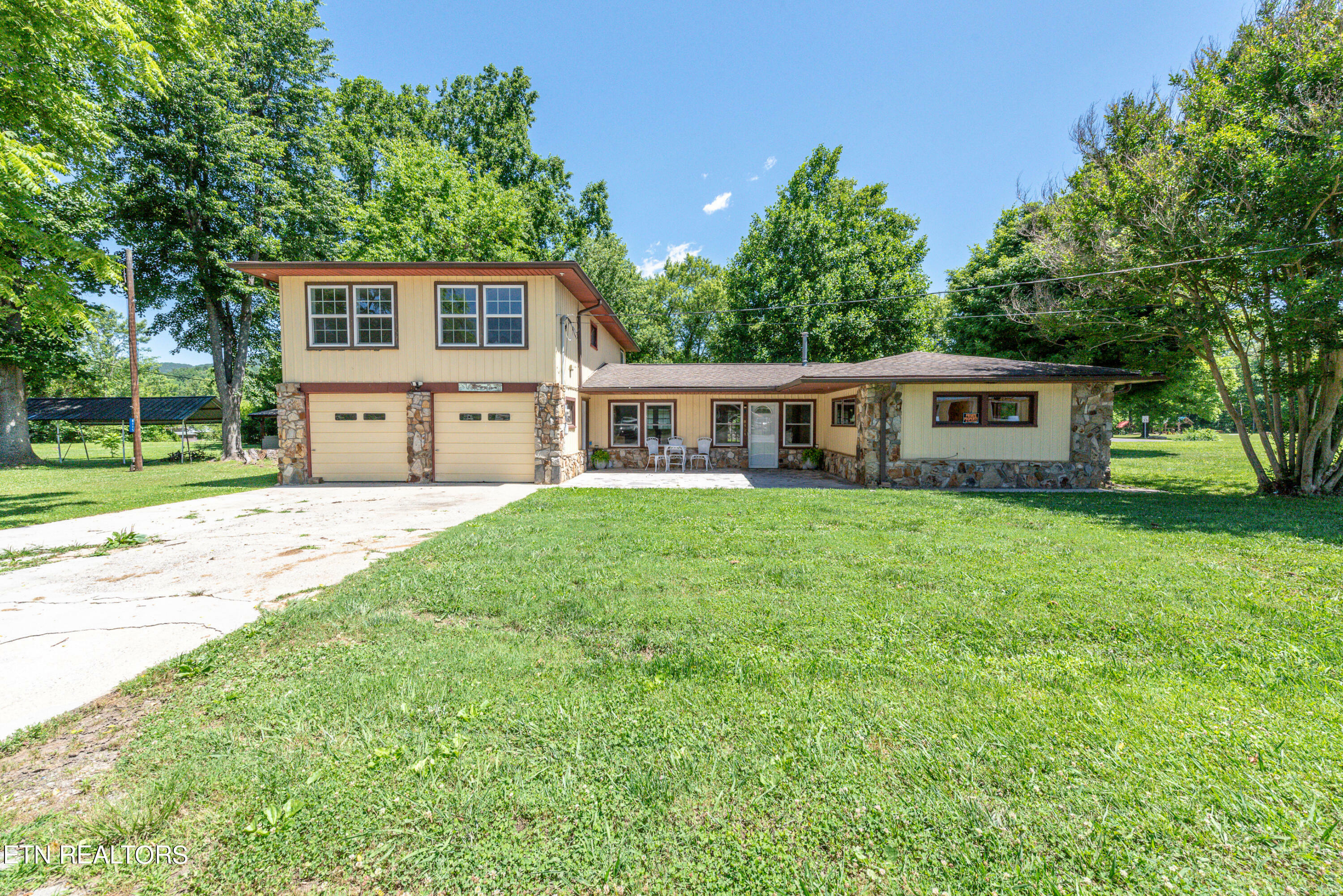 Property Photo:  8121 Old Highway 73  TN 37882 