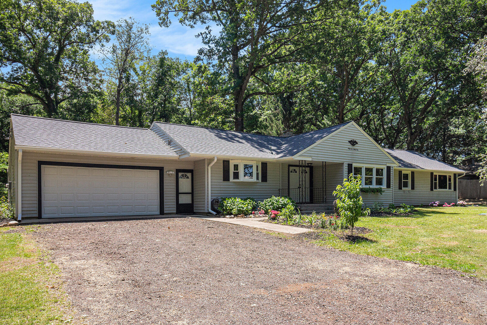 Property Photo: 6261 Horton Road MI 49201