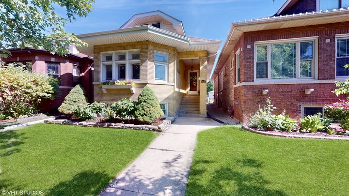 5454 W Hutchinson Street  Chicago IL 60641 photo