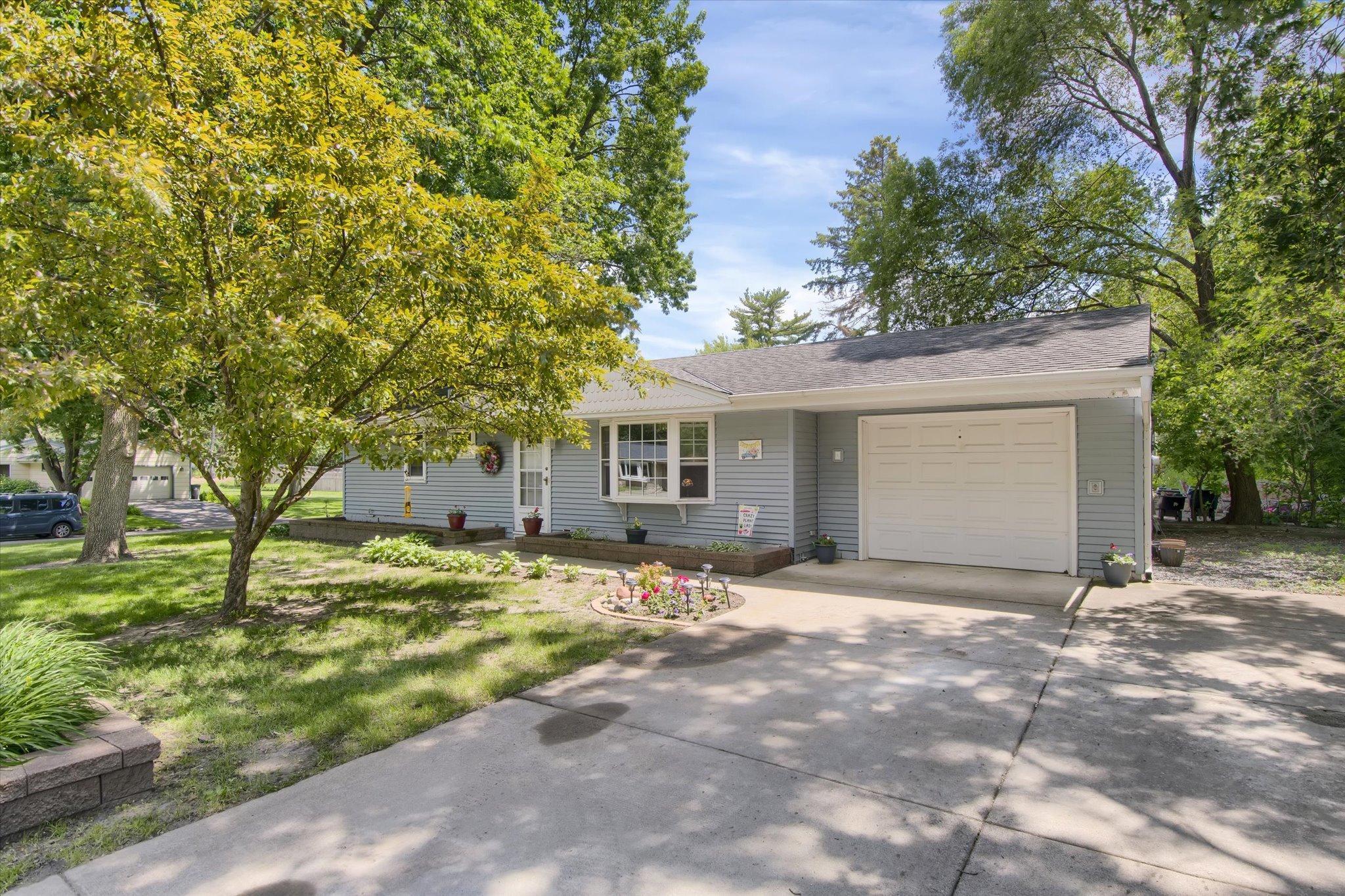 Property Photo: 14325 Bellevue Drive MN 55345