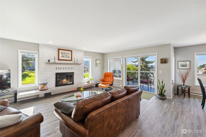 Property Photo:  1800 Skyline Way 201  WA 98221 