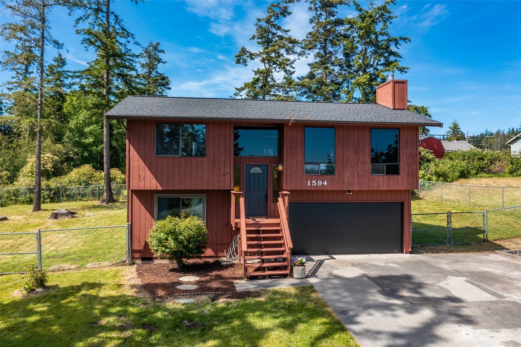 Property Photo:  1594 Douglas Street  WA 98277 