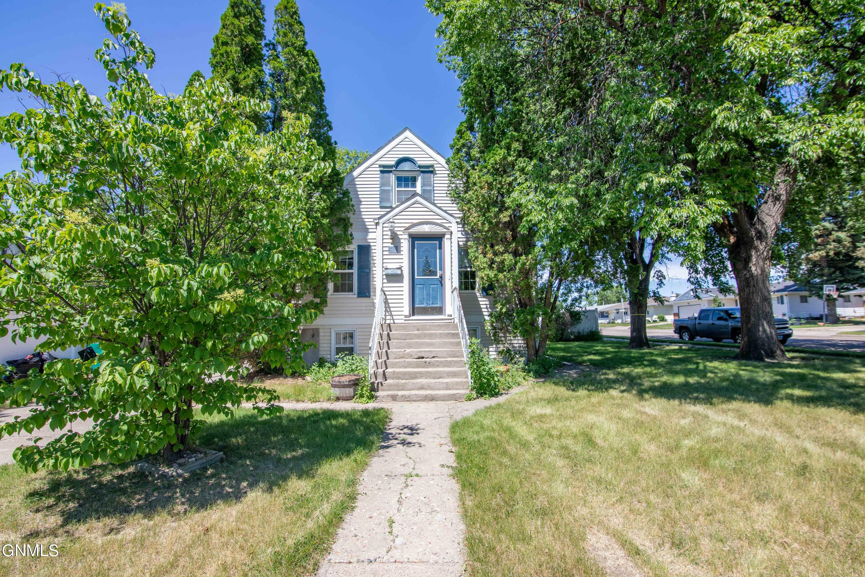 Property Photo:  518 Central Avenue  ND 58501 