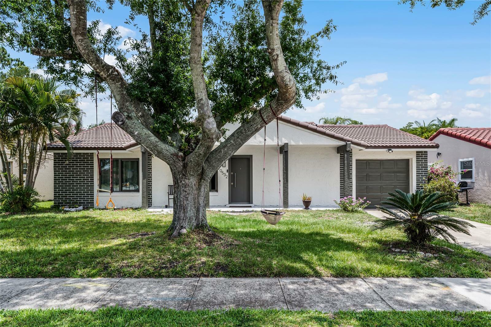 Property Photo:  10532 Montpelier Circle  FL 32821 