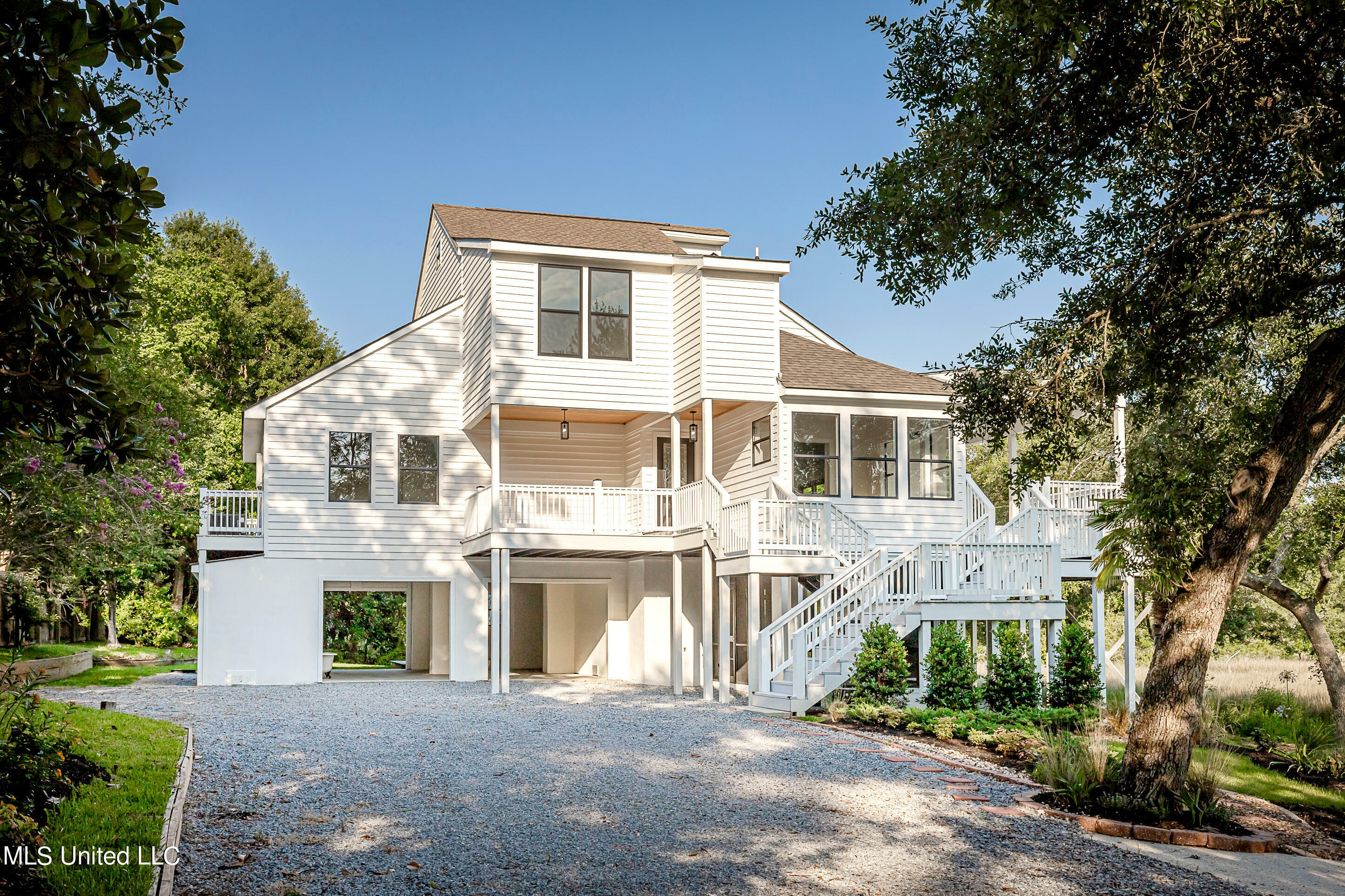 Property Photo:  120 Holcomb Boulevard  MS 39564 