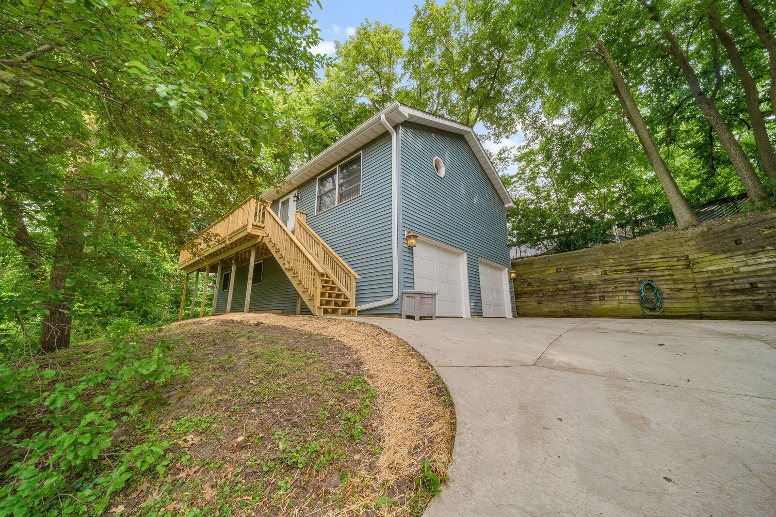 Property Photo: 211 Oak Ct WI 53181