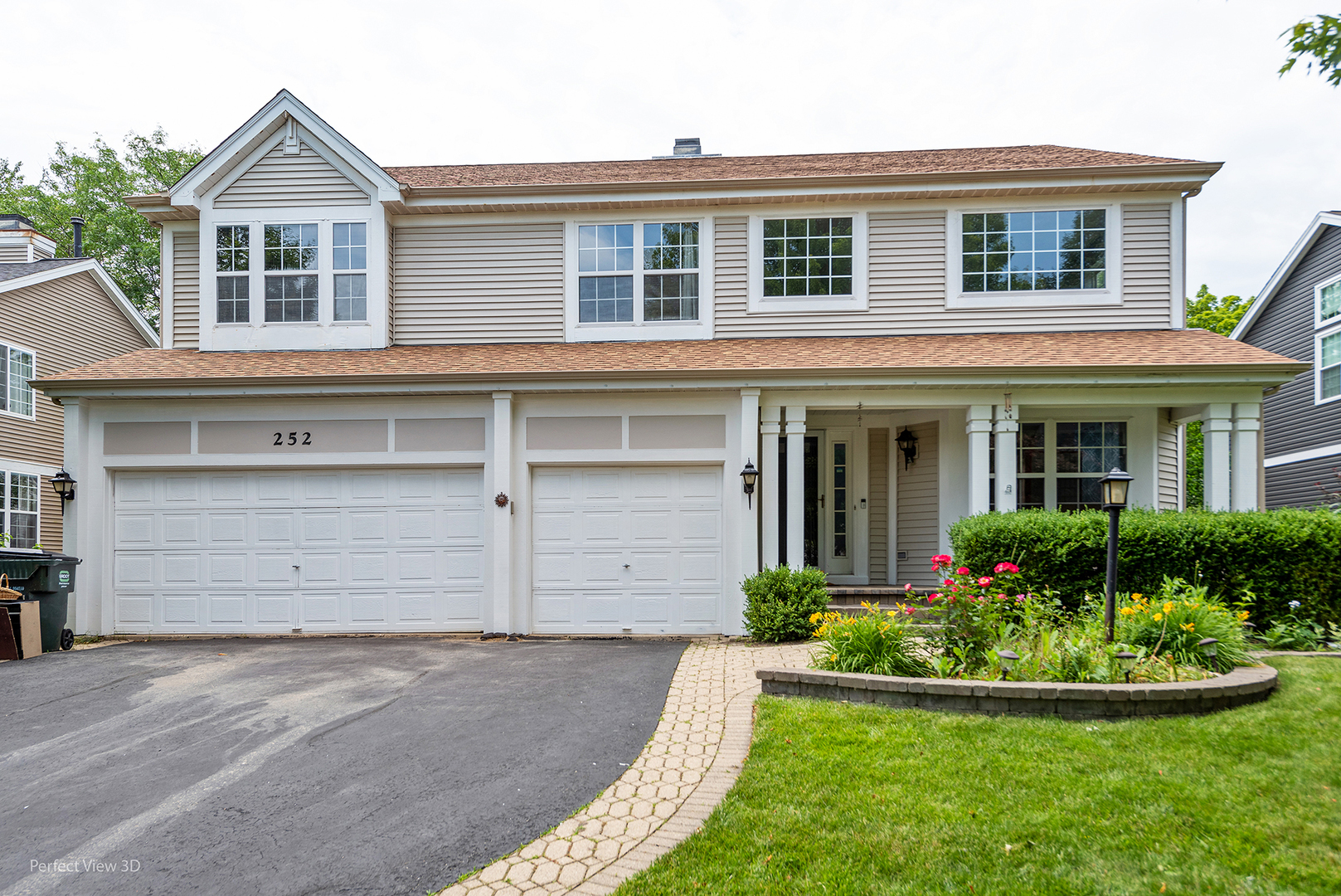 Property Photo: 252 Pembrook Lane IL 60060