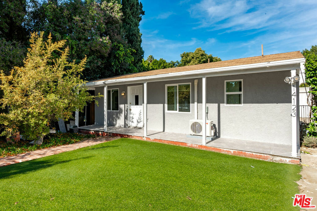 Property Photo:  14123 Califa Street  CA 91401 