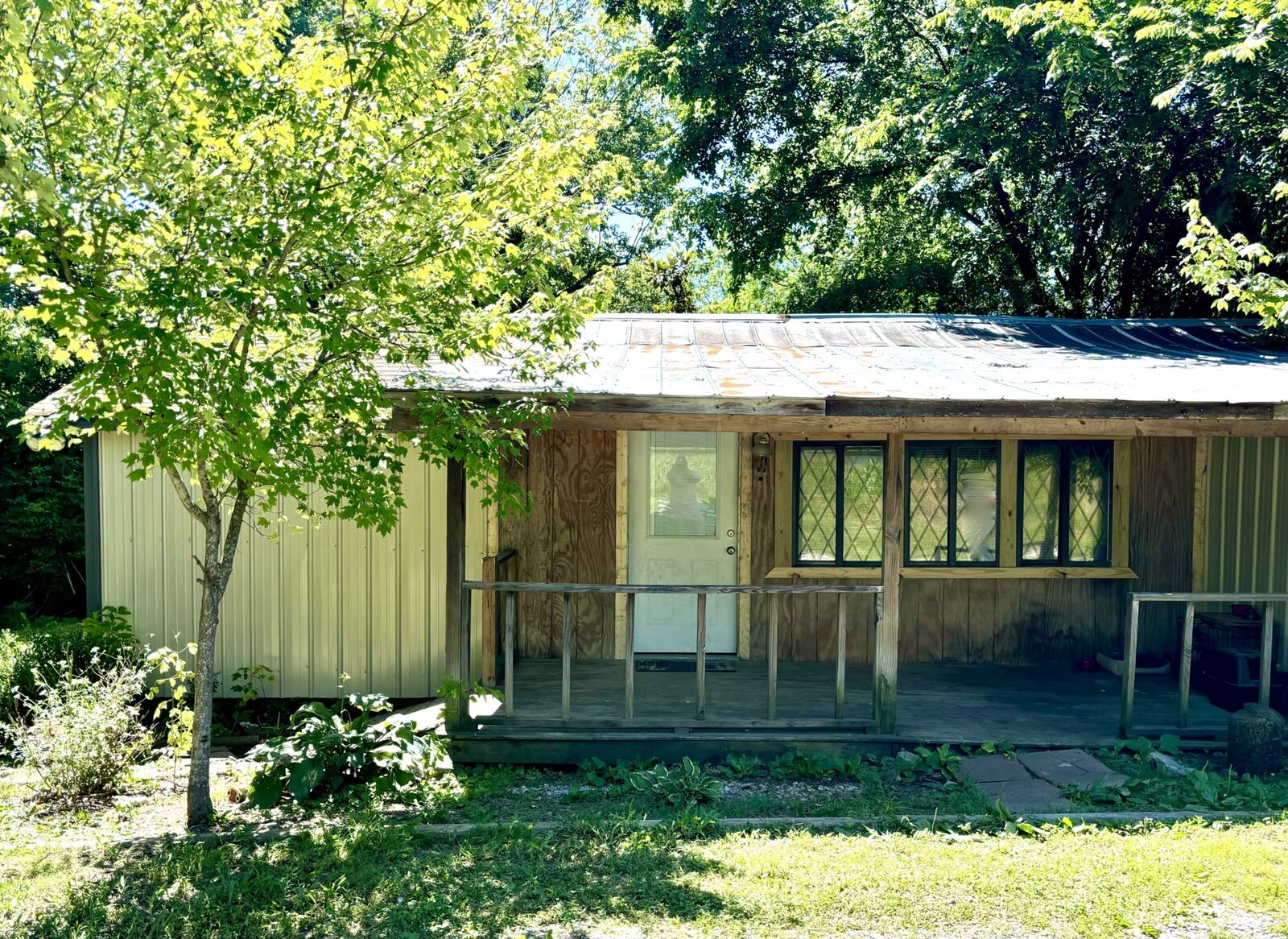 Property Photo: 280 Lavern St TN 37012