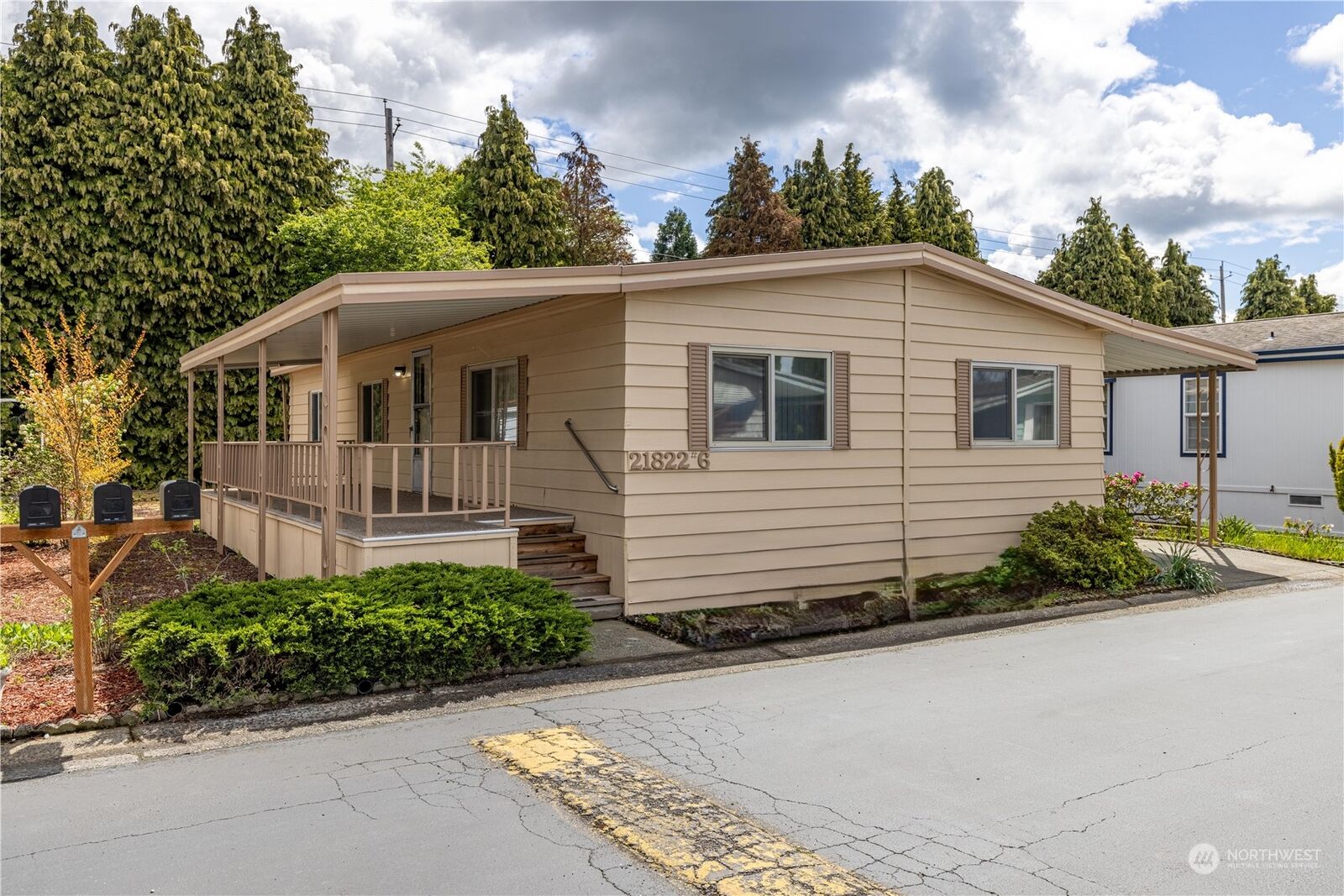 Property Photo:  21822 107th Place SE 6  WA 98031 