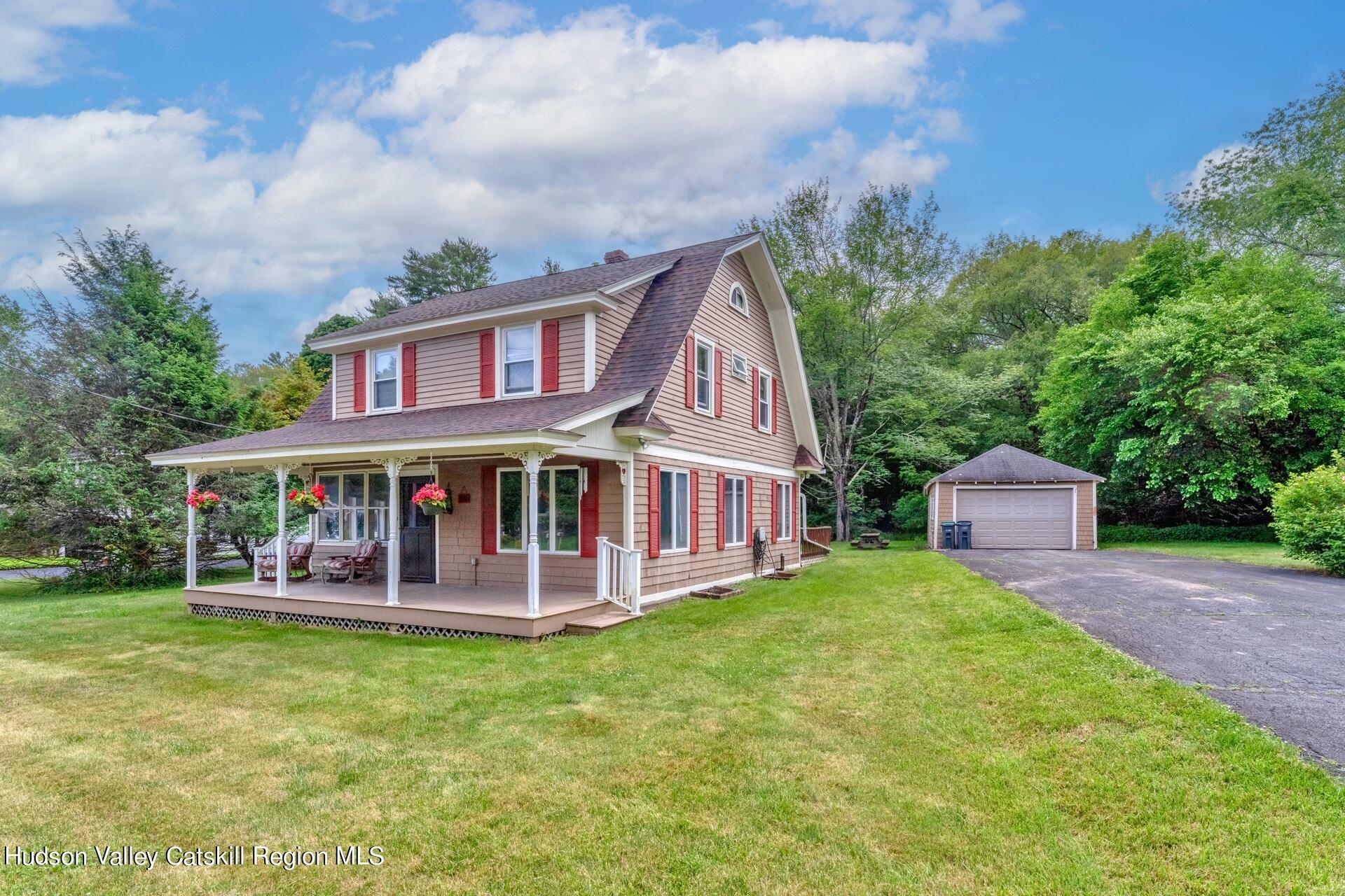 Property Photo:  353 W Saugerties  NY 12477 