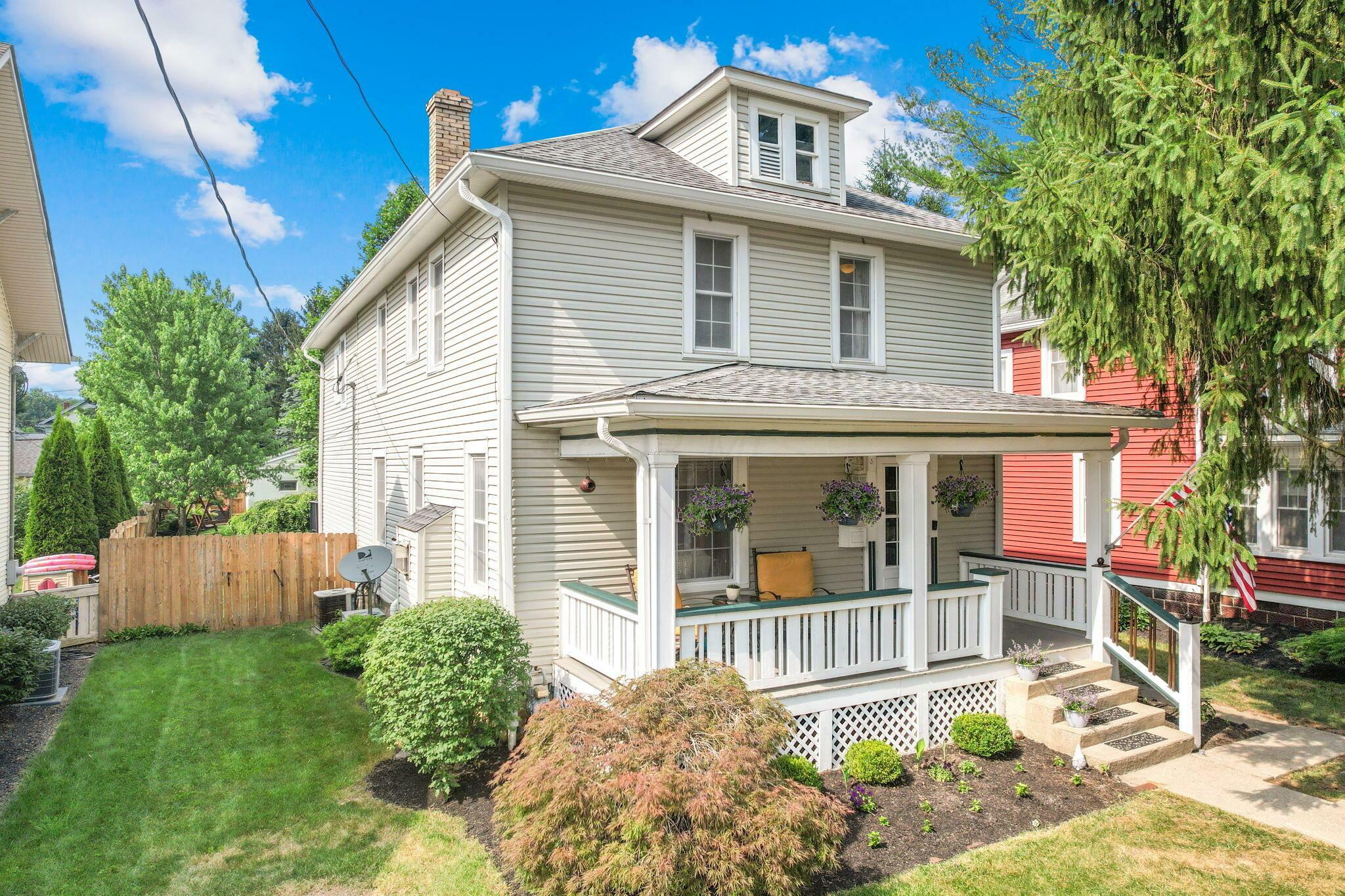 Property Photo:  44 E Lincoln Street  OH 43081 