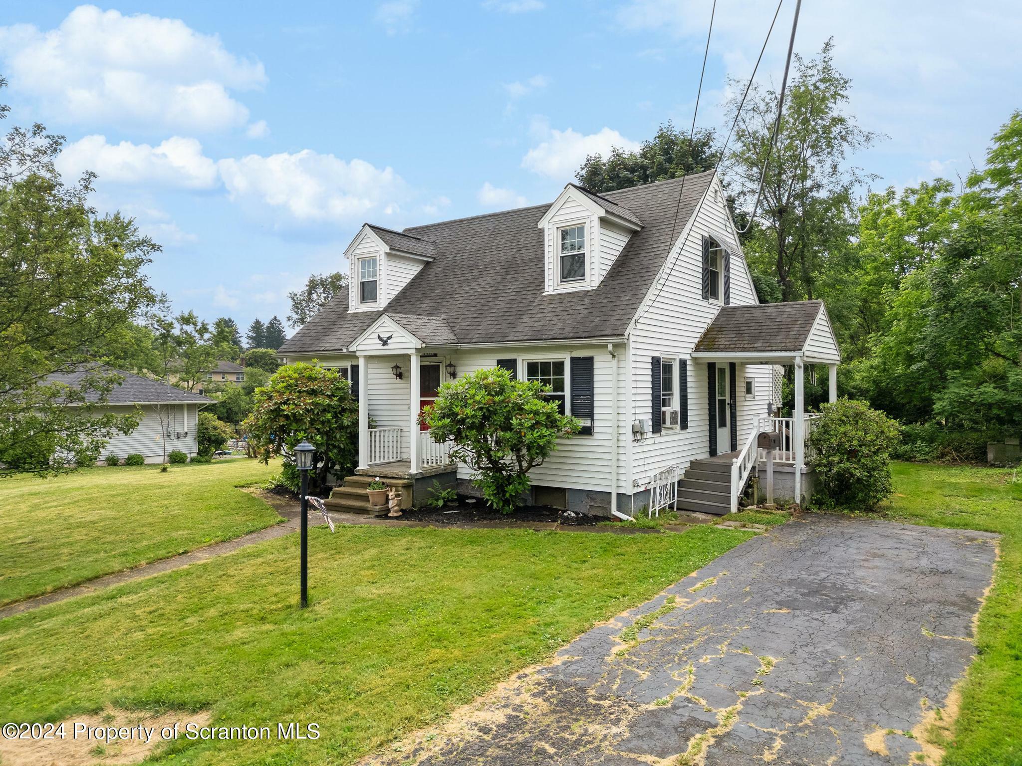 Property Photo:  106 Yale Boulevard  PA 18411 