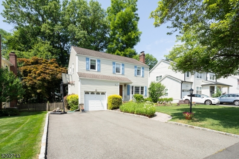 Property Photo:  35 Concord Dr  NJ 07039 