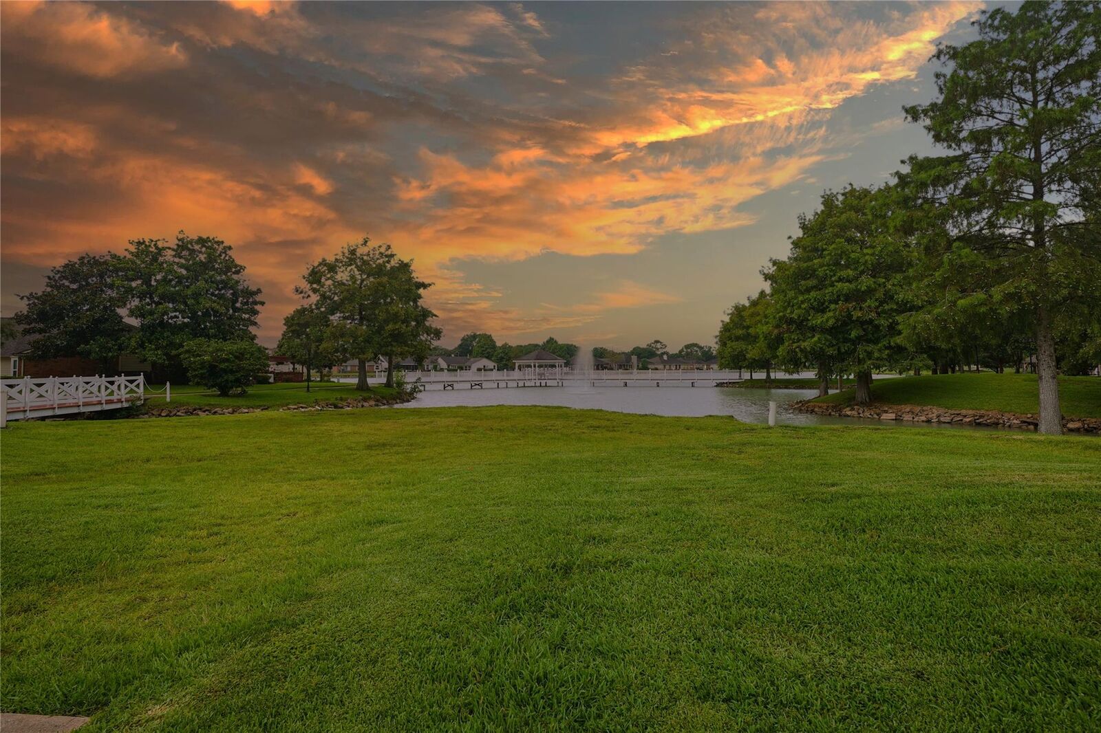 Property Photo:  815 Woodfern Glen Lane  TX 77584 
