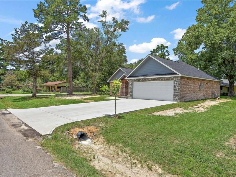 Property Photo:  2411 Moffett Road  TX 75901 