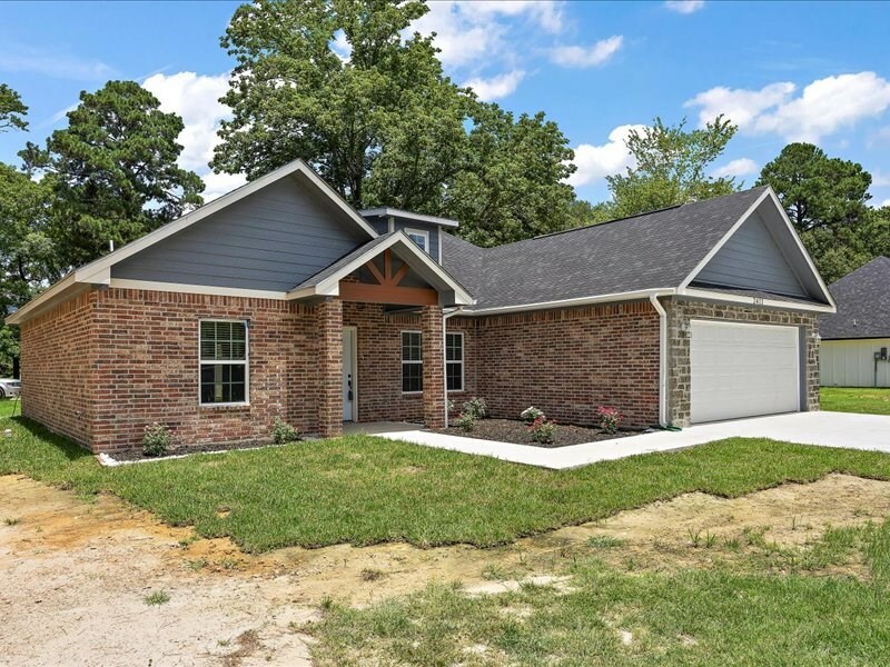 Property Photo: 2411 Moffett Road TX 75901