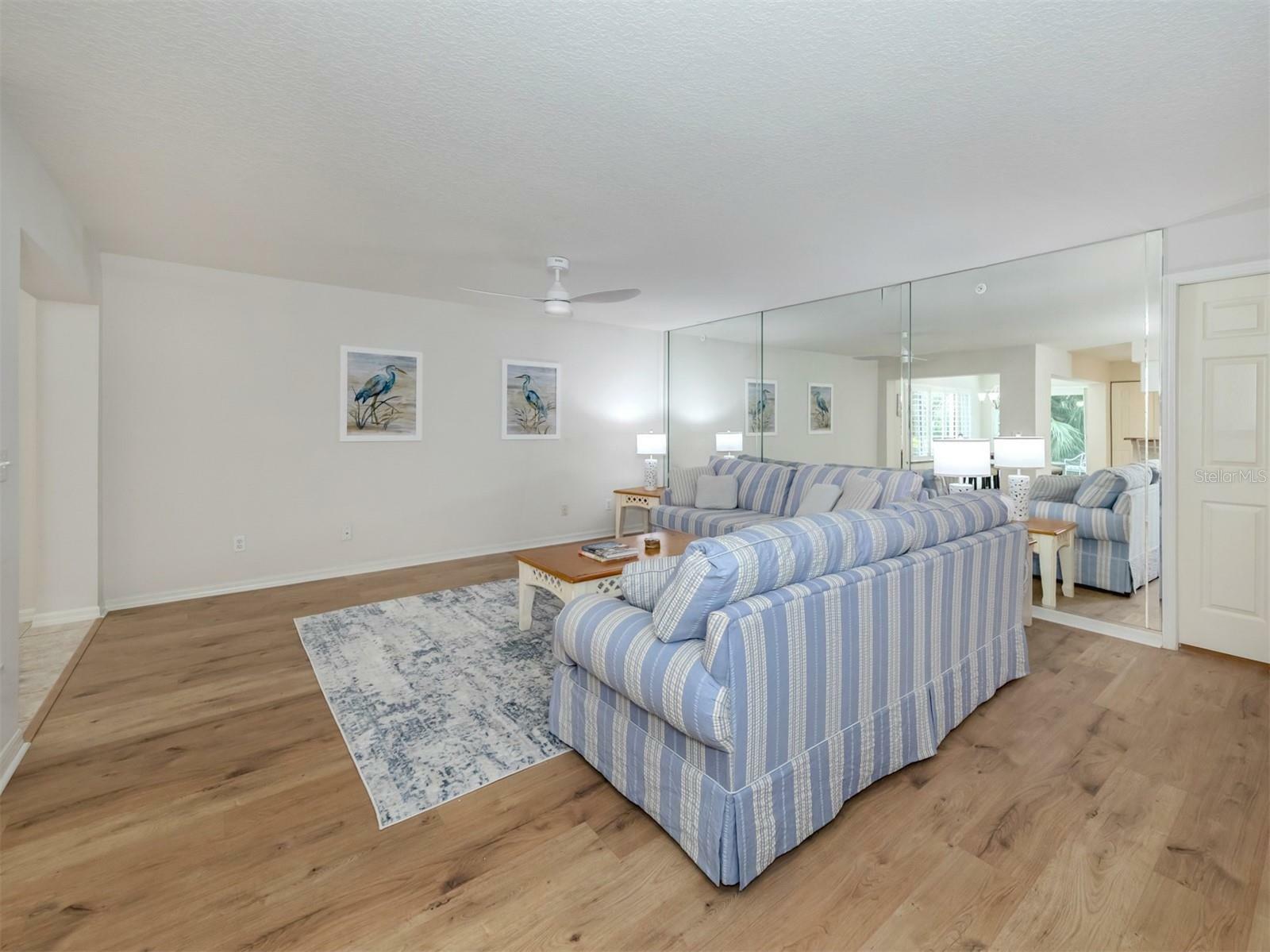 Property Photo:  821 Montrose Drive 103  FL 34293 