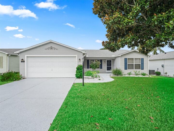 Property Photo: 1710 Gomez Place FL 32162
