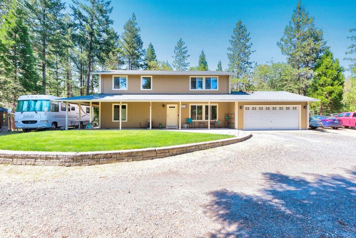 9838 W Evans Creek Road  Rogue River OR 97537 photo