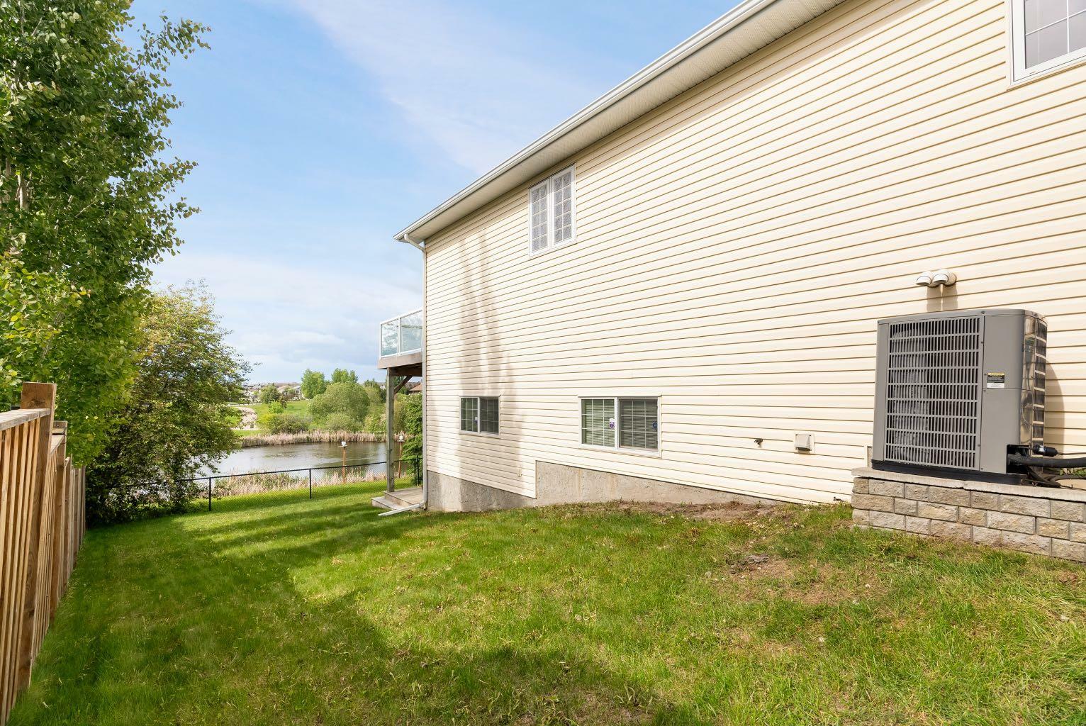 Property Photo:  135 Lindstrom Crescent  AB T9K 2N7 