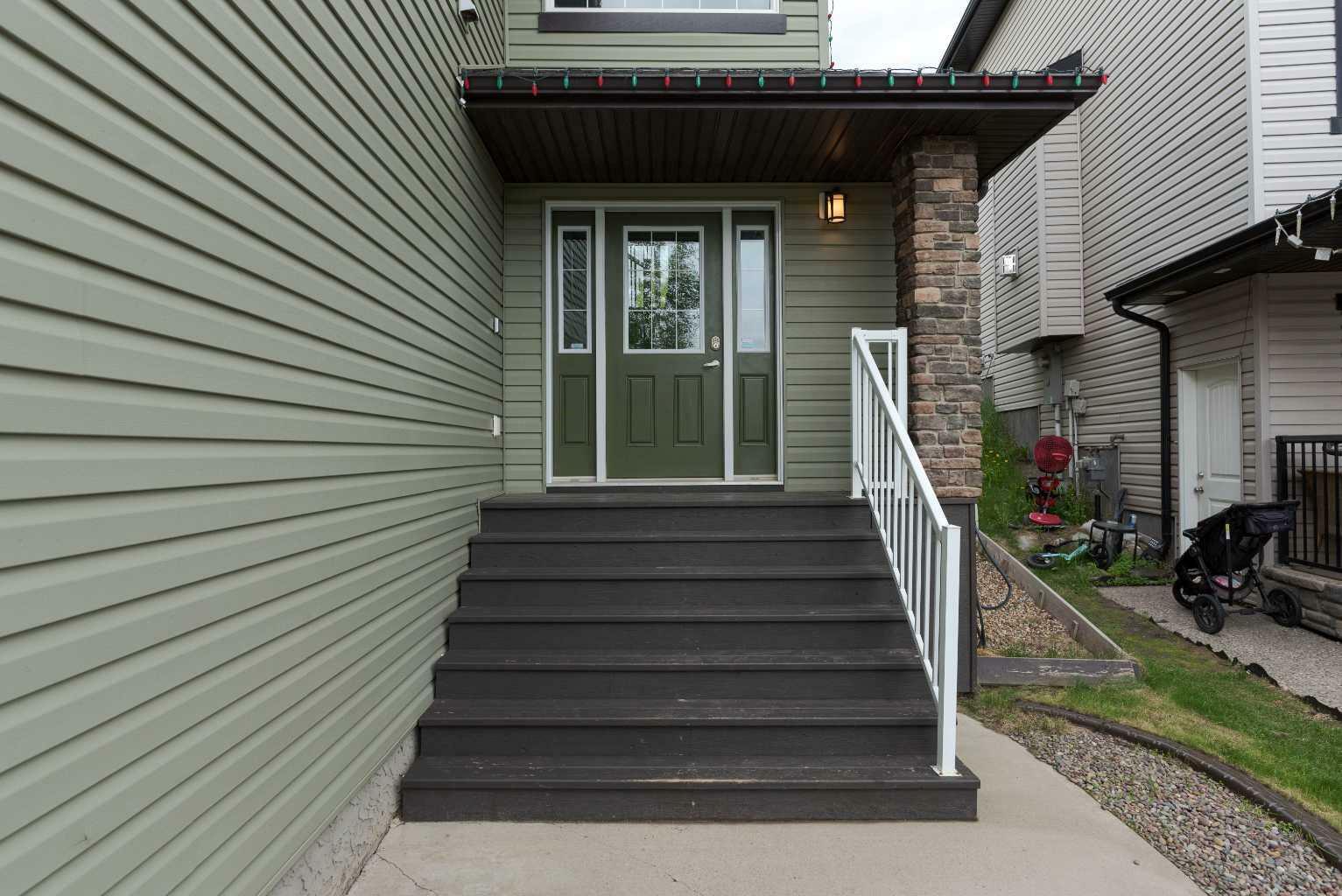 Property Photo:  423 Killdeer Way  AB T9K 0R4 