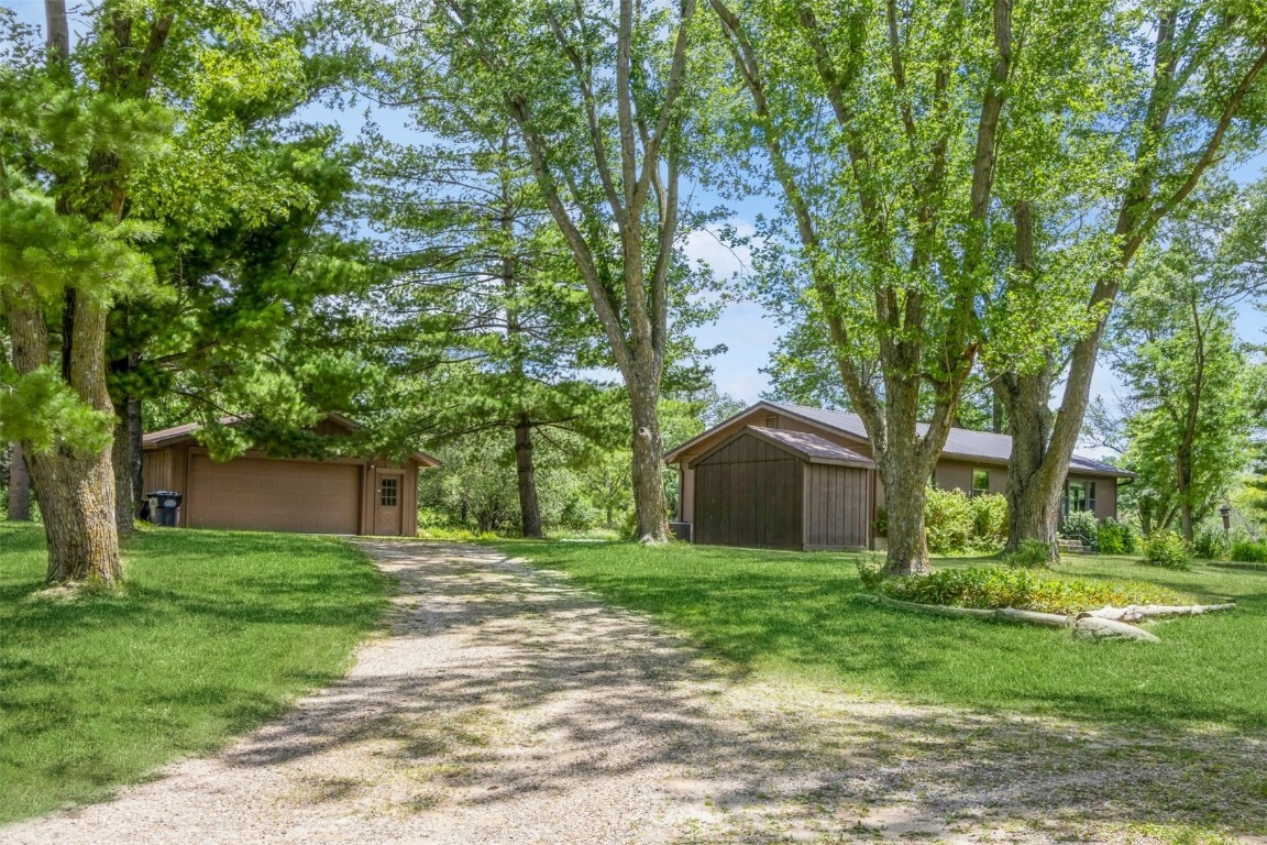 Property Photo:  6203 42nd Street NE  IA 52411 