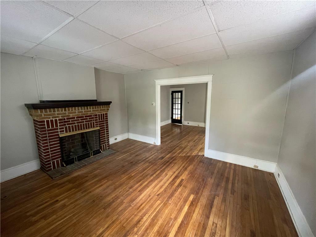 Property Photo:  1052 Seneca Street  PA 18015 