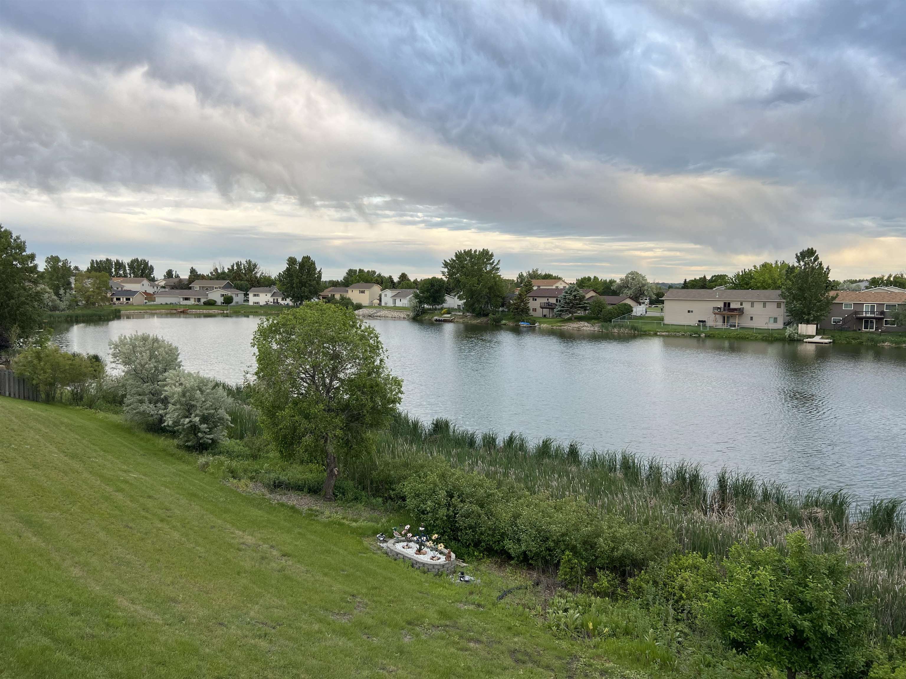 Property Photo:  2041 Lakeside St NW  ND 58703 