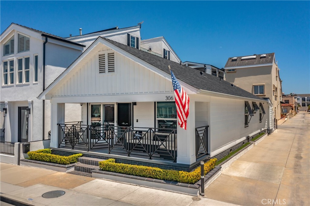 Property Photo: 306 Alvarado Place CA 92661