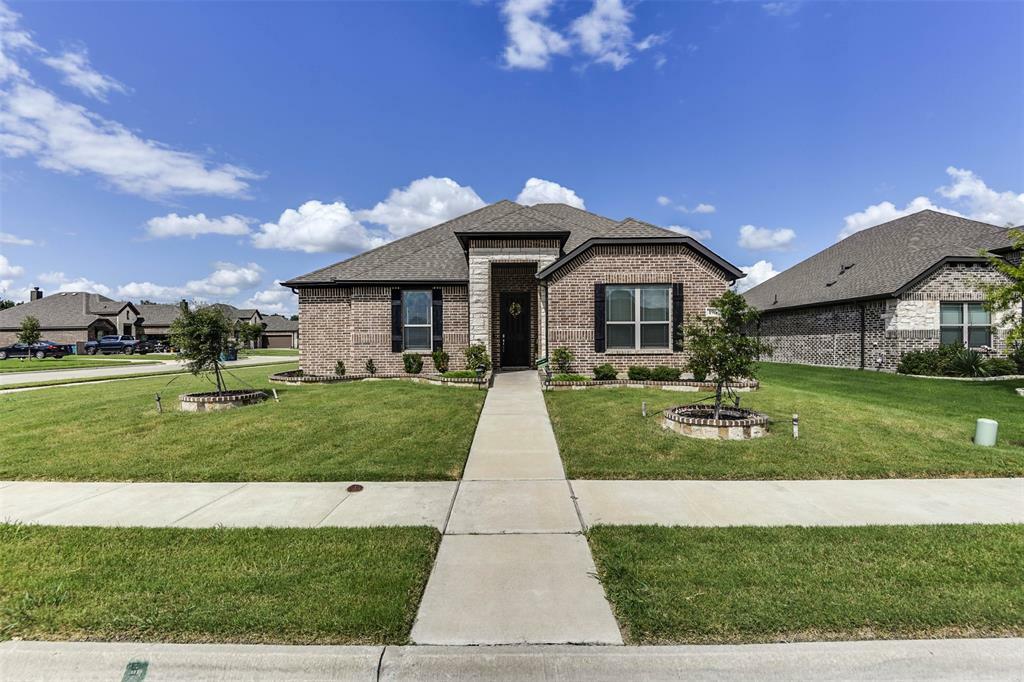 Property Photo:  196 Lady Bird Drive  TX 75165 