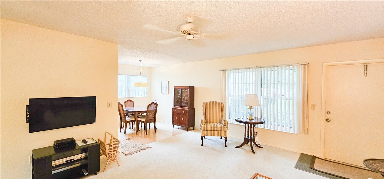 Property Photo:  19 Vista Gardens Trail 106  FL 32962 