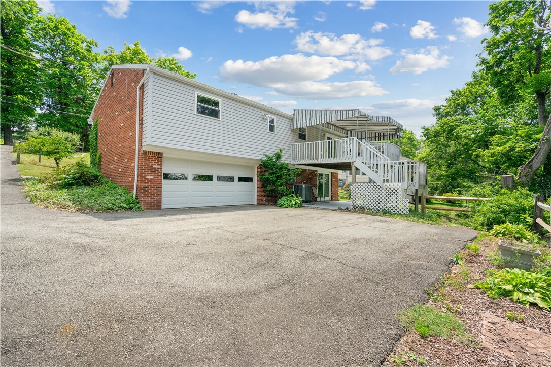 Property Photo:  3268 Sylvan Rd  PA 15102 